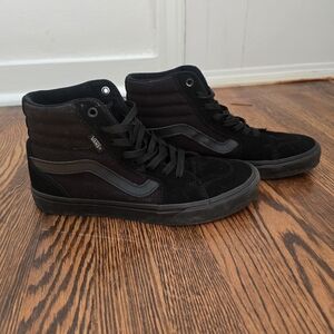Vans Sk8-Hi Black on Black High Top Sneakers Men’s 8 Women’s 9.5